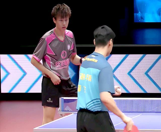 奥地利队鏖战葡萄牙队，林高远高光表现