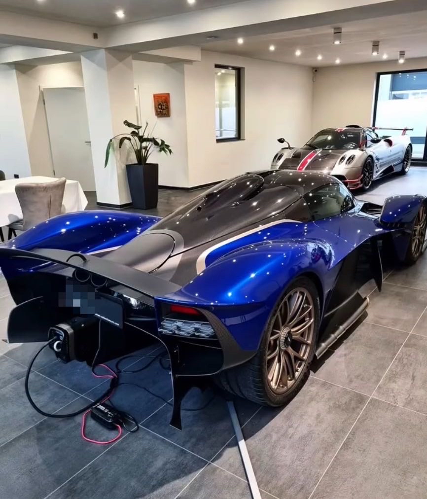 阿斯顿马丁碾压红牛二队，佩雷兹惊艳四座