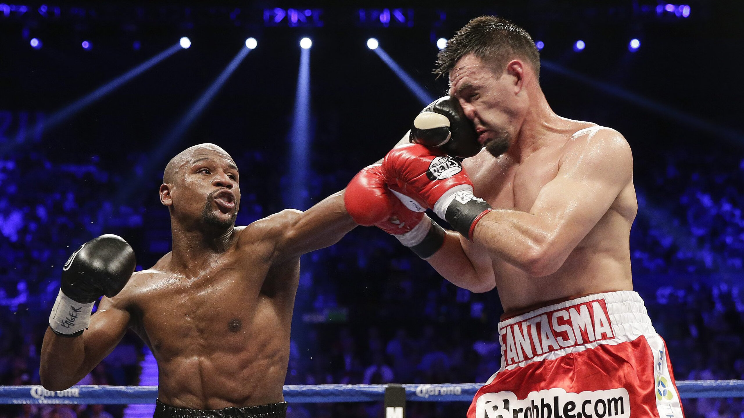 F1年度争冠焦点战,当赛道轰鸣遇见诺坎普奇迹,巴萨翻盘尼斯启示录