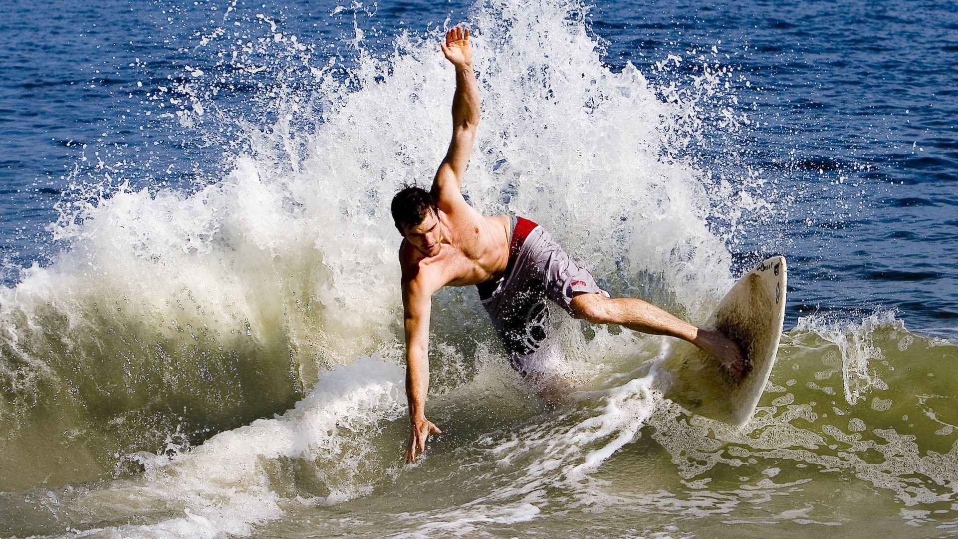 欧冠淘汰赛焦点战，智利式火力如何压制澳大利亚式铁桶阵？