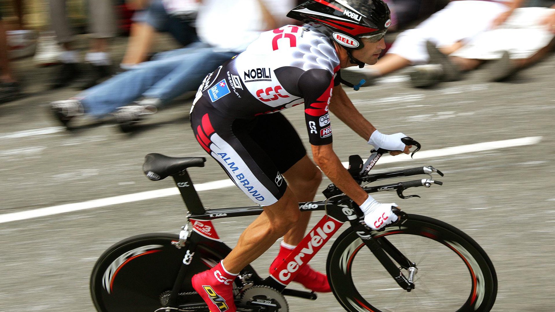 德甲争冠战之夜,姆巴佩完成里程碑,一场跨越边界的足球叙事